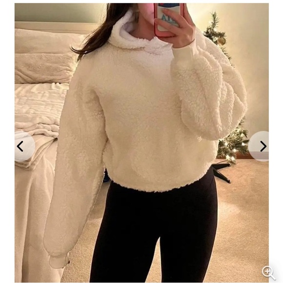 NWT GILLY HICKS Ivory Sherpa Fleece hoodie. MEDIUM - Picture 4 of 4